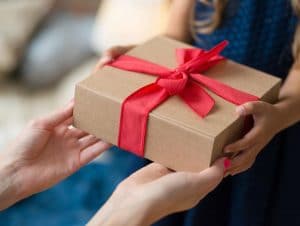 regalos que sorprenden a una mujer