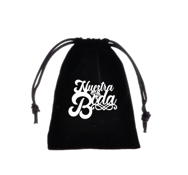 Bolsa de pana con diseño que dice ''nuestra boda''.
