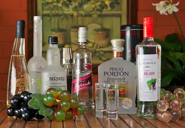 El origen: pisco, la piedra angular de los cócteles peruanos