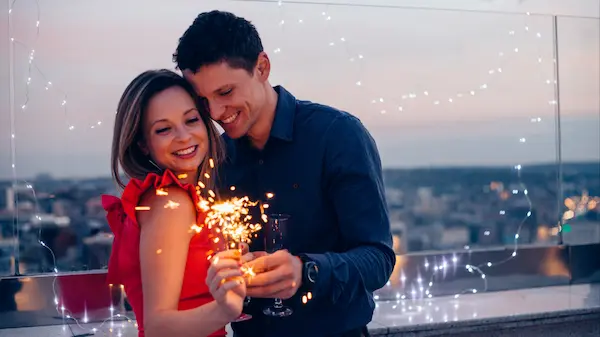 Celebrar en pareja sin caer en lo predecible