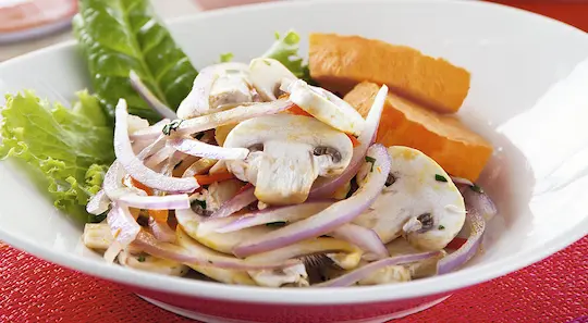 Ceviche vegetal de champiñones y palmitos